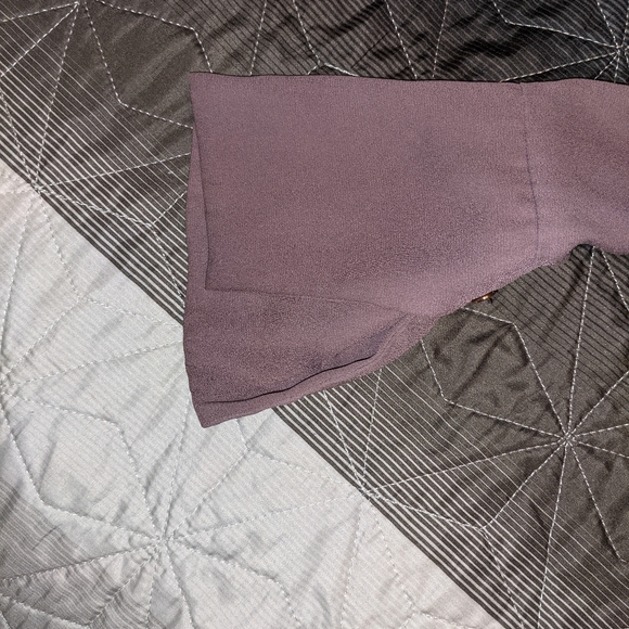 Gorgeous button up blouse in Greyish mauve colour - Picture 2 of 4